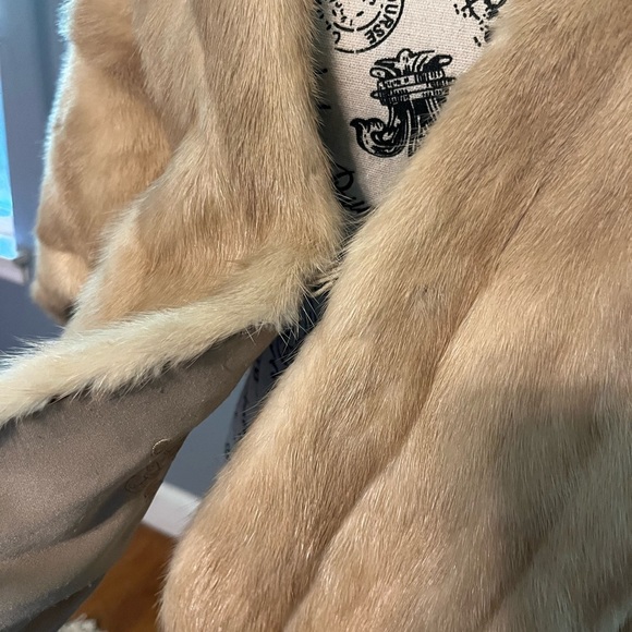 Elegant Mink Tan Fur Shawl Wrap - Picture 2 of 12